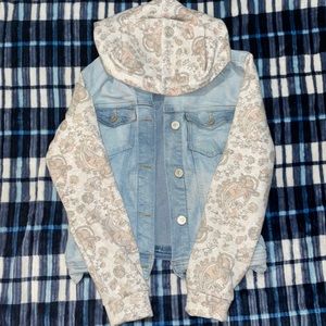 Cropped denim jacket